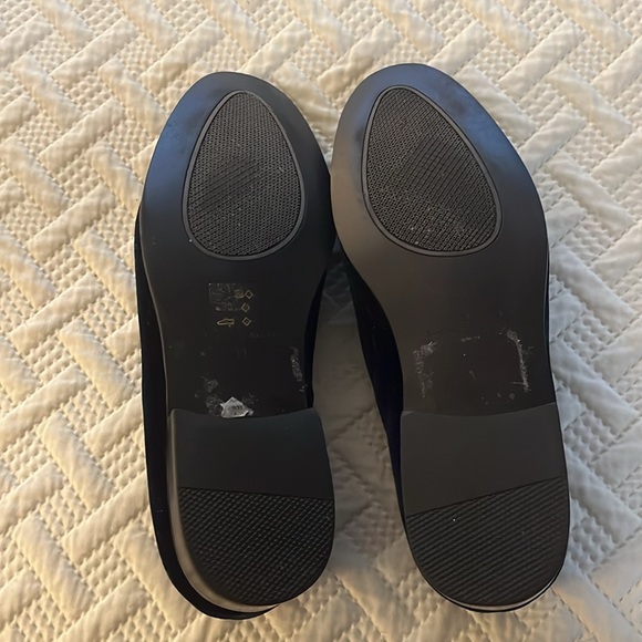 Men’s Blue Velvet shoes by Saks Fifth Avenue - Picture 3 of 4